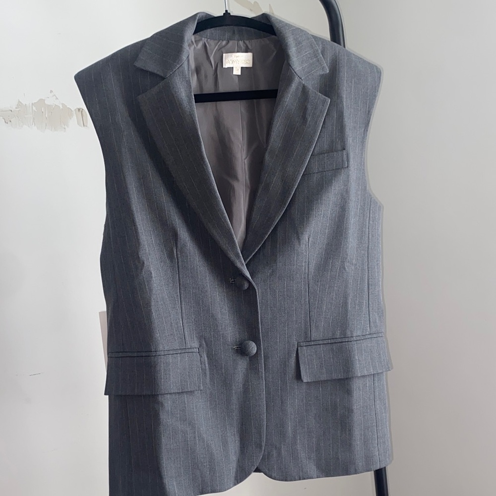 Ronny Kobo Collection Gray Sleeveless Blazer